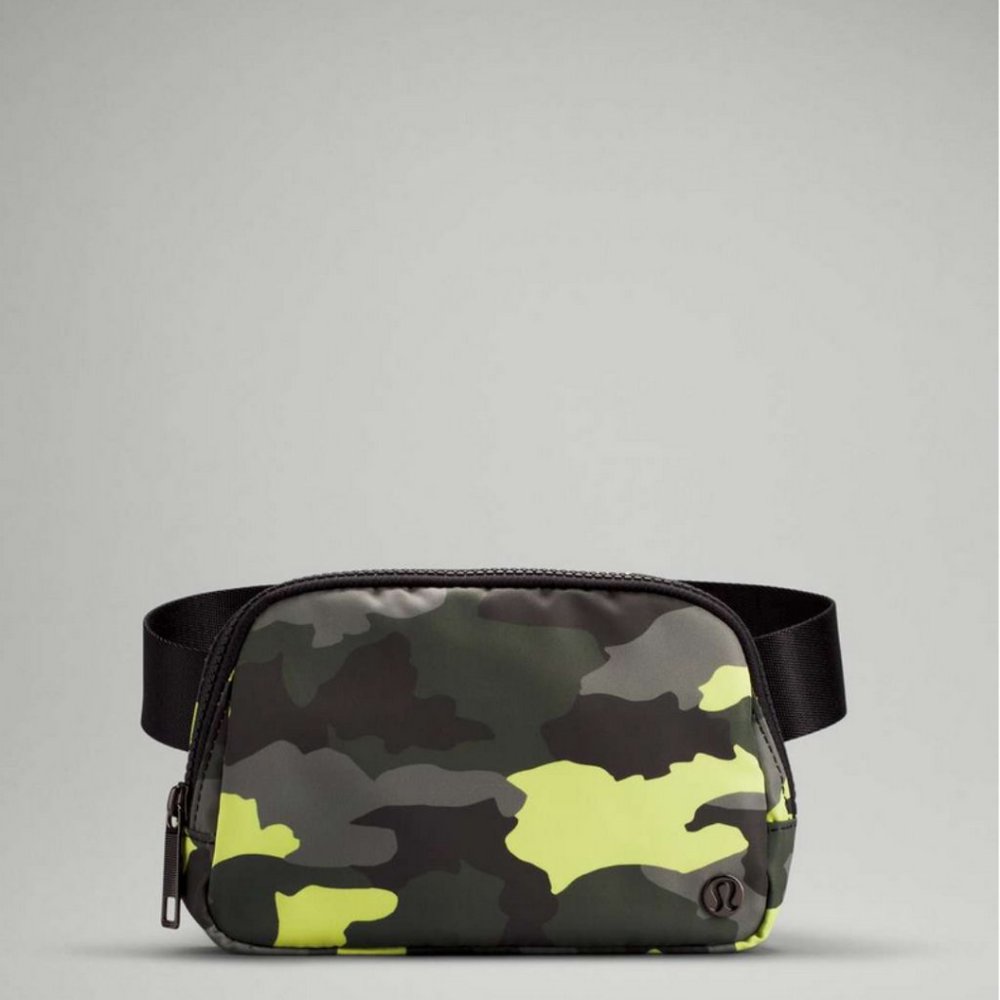 ⭐️ NWT Lululemon Everywhere Belt Bag *1L
